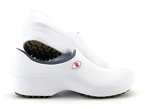 Sticky Nursing Shoes for Women - Waterproof & Non-Slip Kitchen Clogs