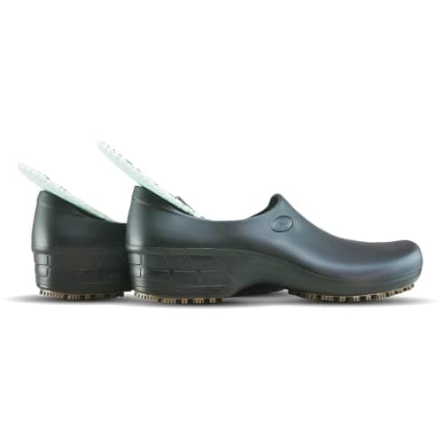 Sticky Waterproof Non-Slip Clogs for Women Chefs and Nurses