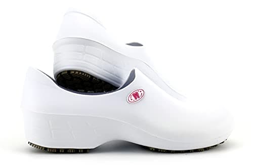 Sticky Nursing Shoes for Women - Waterproof & Non-Slip Kitchen Clogs