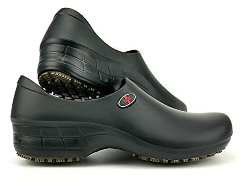 Sticky Nursing Shoes for Women - Waterproof & Non-Slip Kitchen Clogs