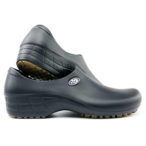 Sticky Nursing Shoes for Women - Waterproof & Non-Slip Kitchen Clogs