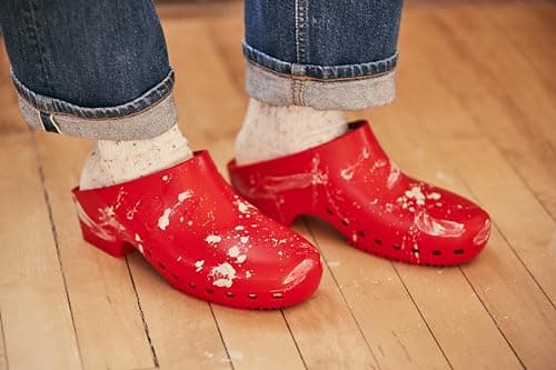 CALZURO Classic Unisex Nursing Clogs - Non-Slip Kitchen Shoes - Autoclavable Rubber Design