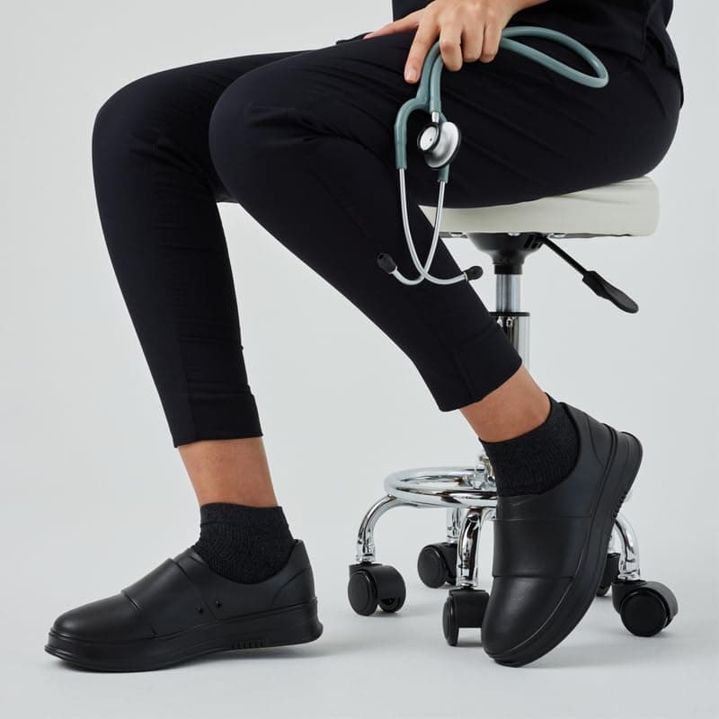 Gales Frontline Nurse Shoes for Women & Men: Lightweight, Comfortable, Slip-Resistant Sneakers