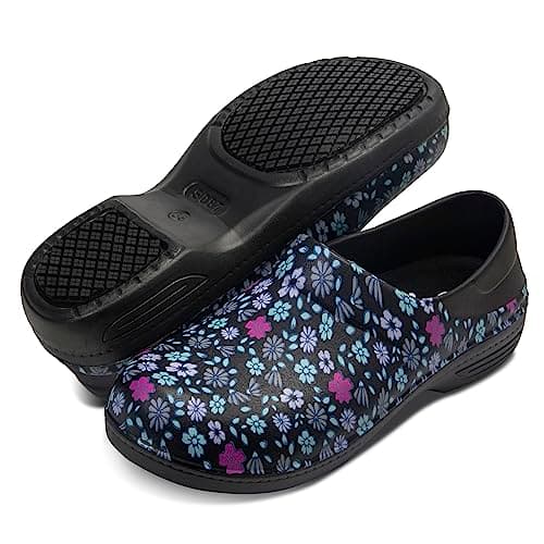 Non-Slip Waterproof Lightweight Comfort Clogs for Women in Healthcare and Food Service
