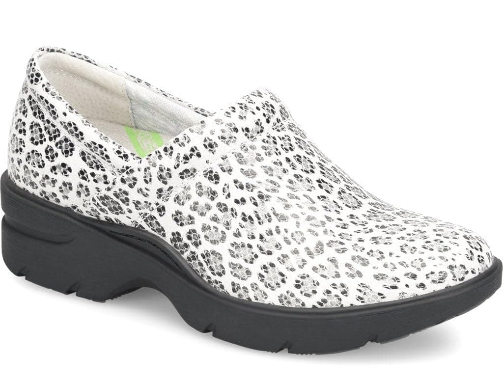 Nurse Mates Indya/Wide 8 White Leopard Nursesacje